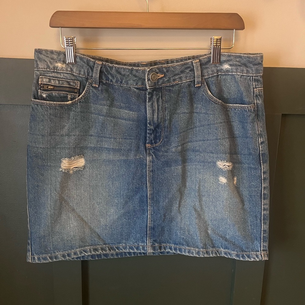Casual Blue Distressed Denim Mini Skirt